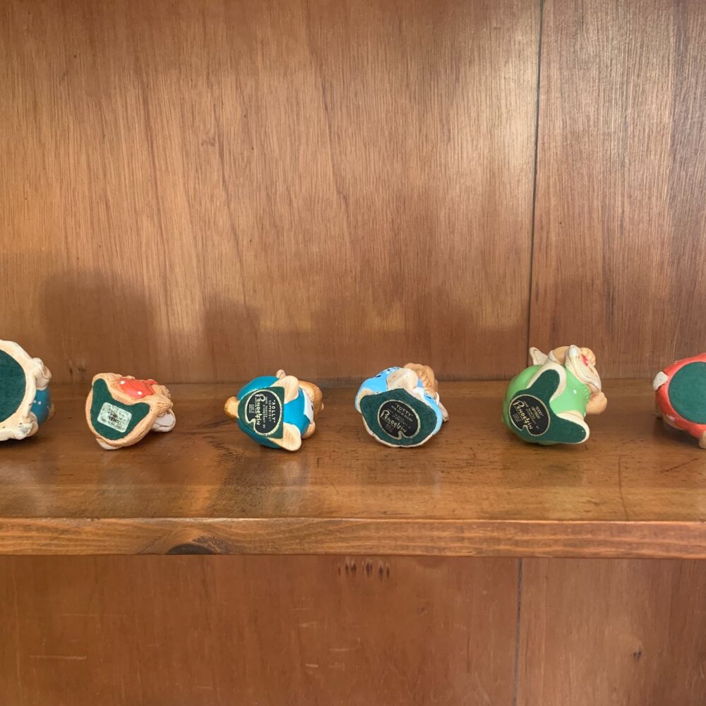Pendelfin Rabbits - Hand-painted Collector Items - Picture 4 of 4